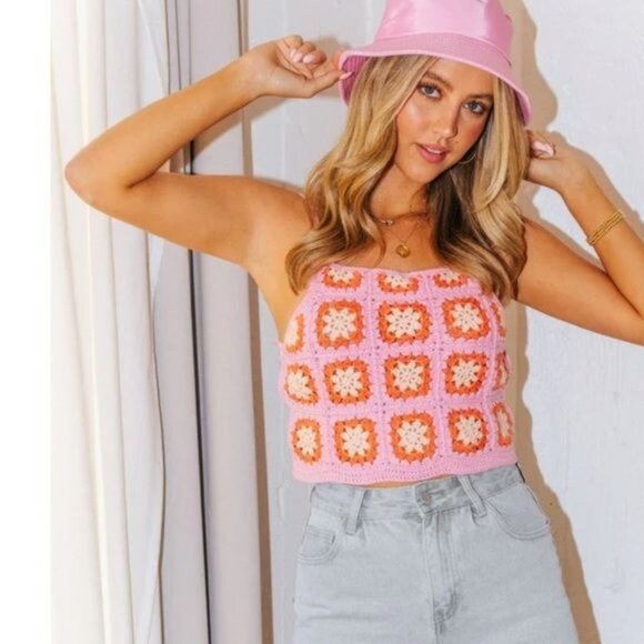 Flower Power Pink Crochet Crop Top - Picture 3 of 7